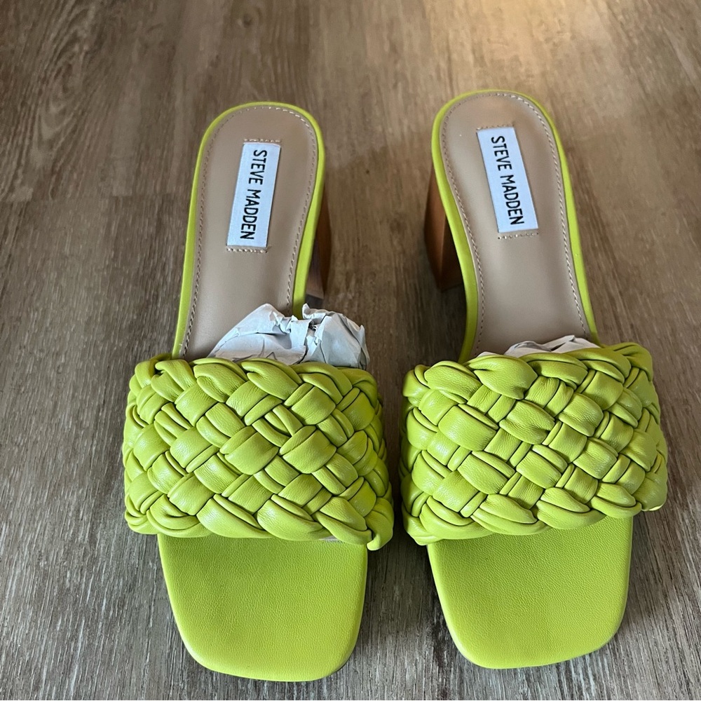 NWT Steve Madden Incentive Sandal Citron Women’s Size 7.5